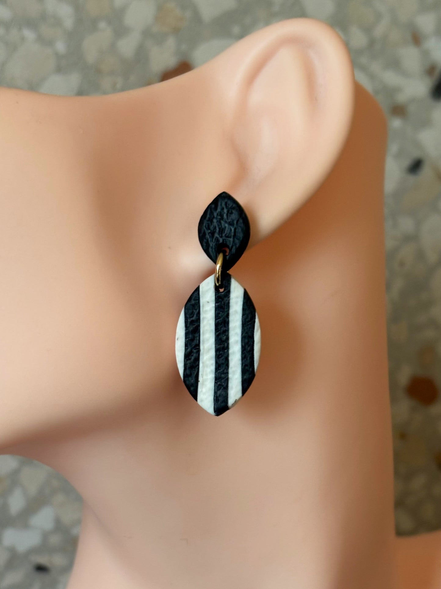 Cleo black/white