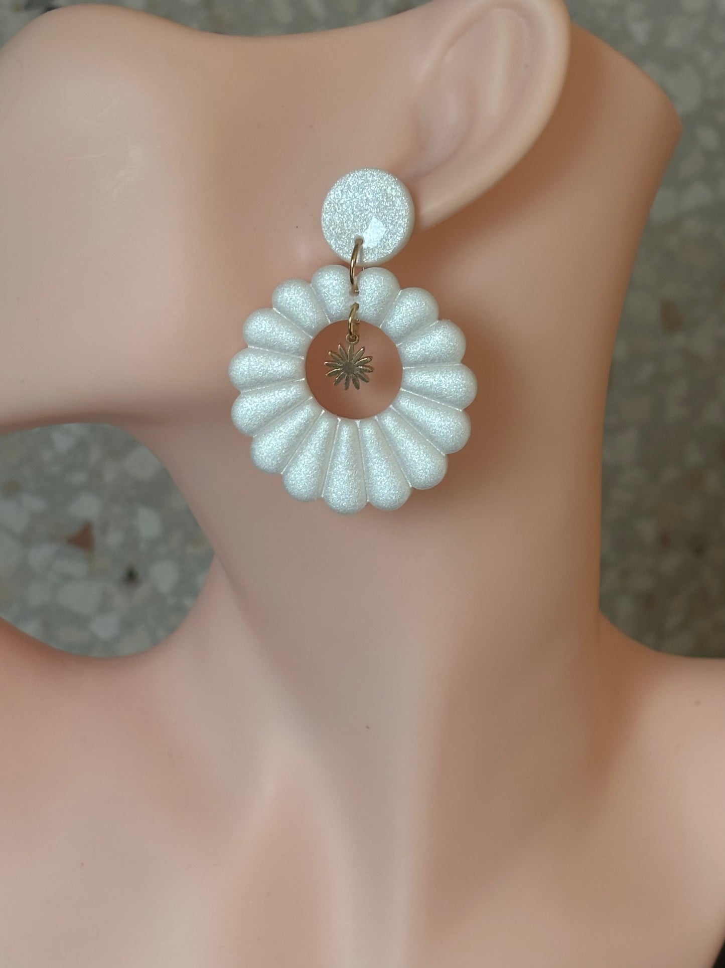 Amelie shiny pearl White