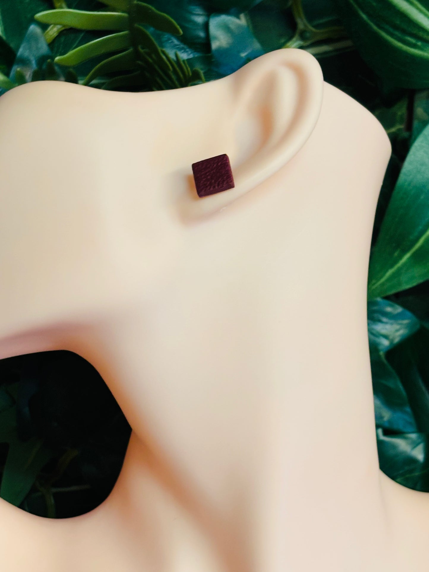 Tess burgundy red