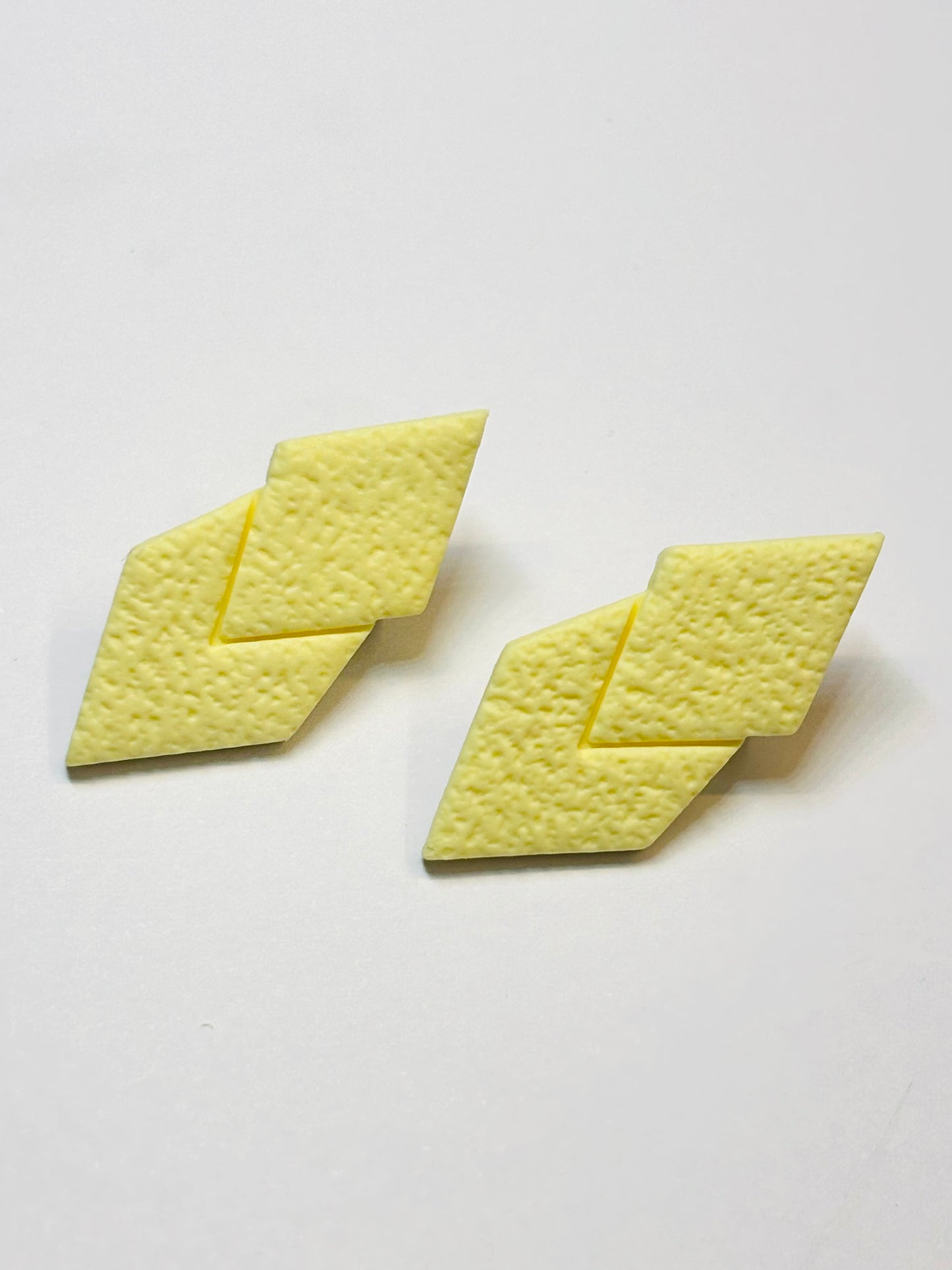 Mila soft yellow