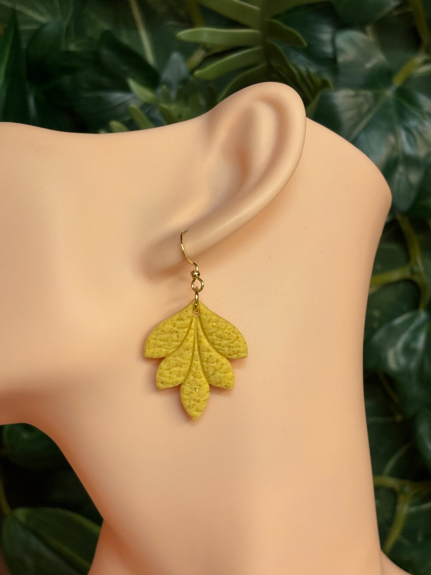 Leaf yellow/gold