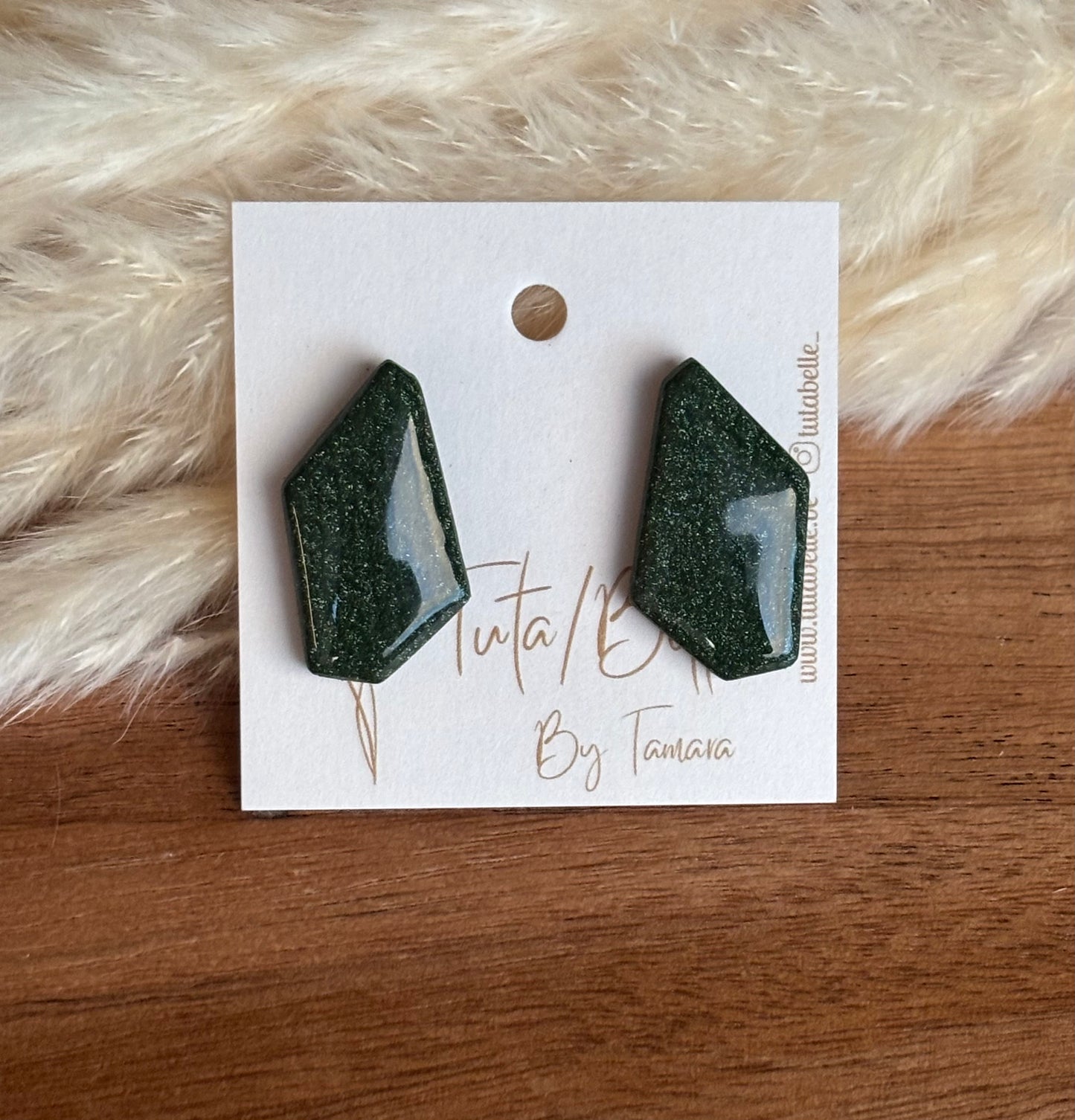 Charly stud shiny green