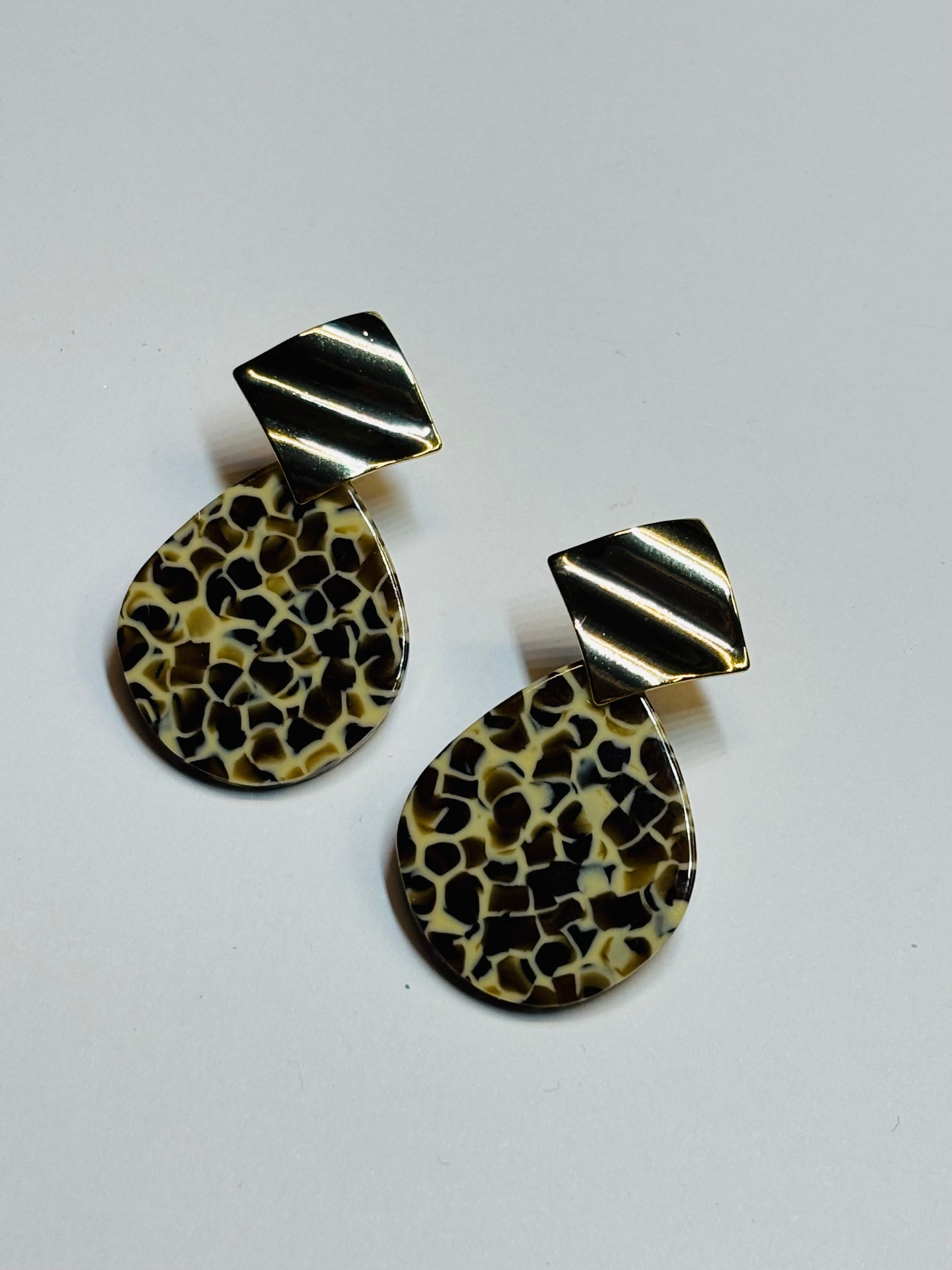Teardrop tiger