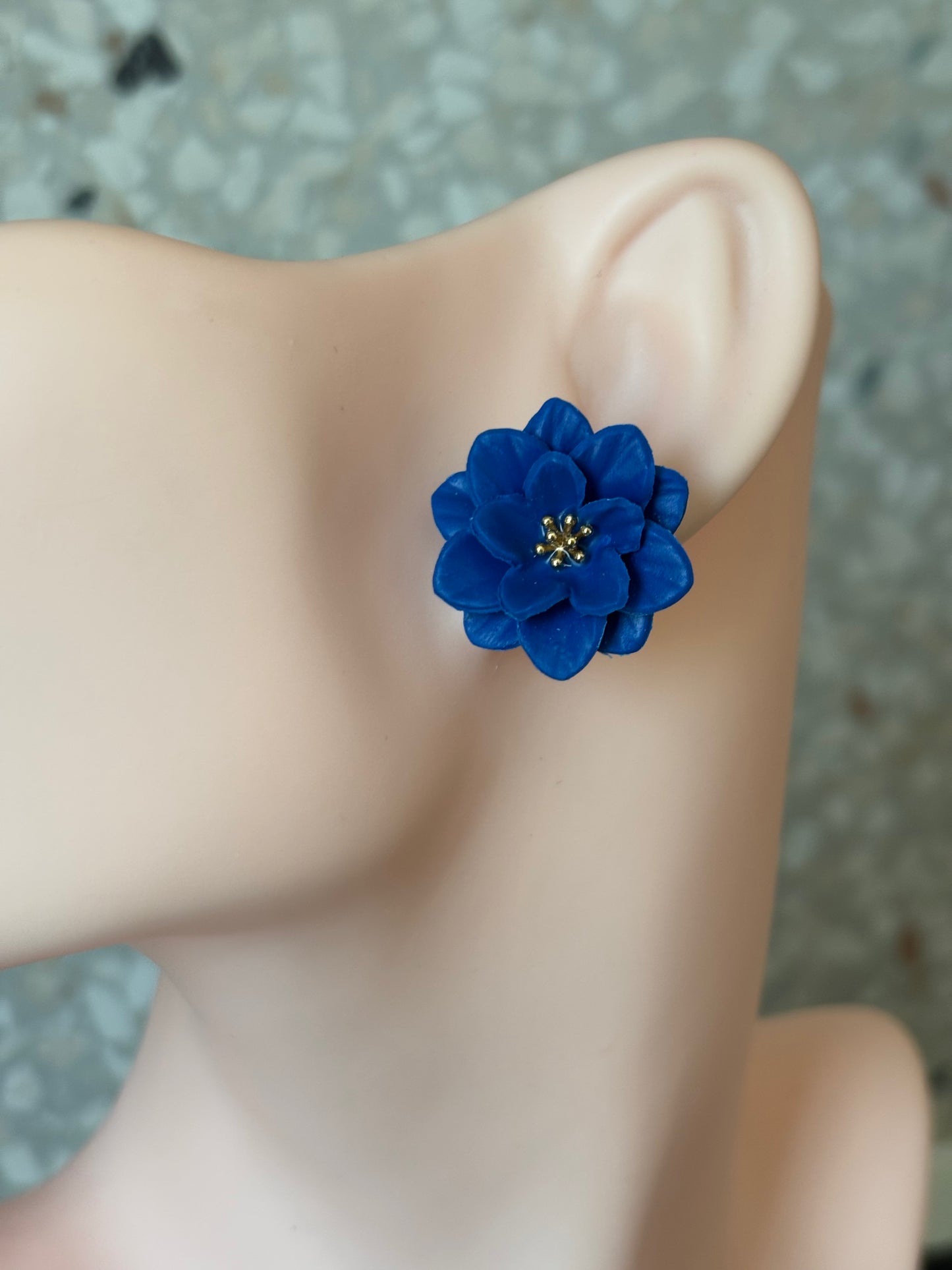 Tia stud cobalt blue
