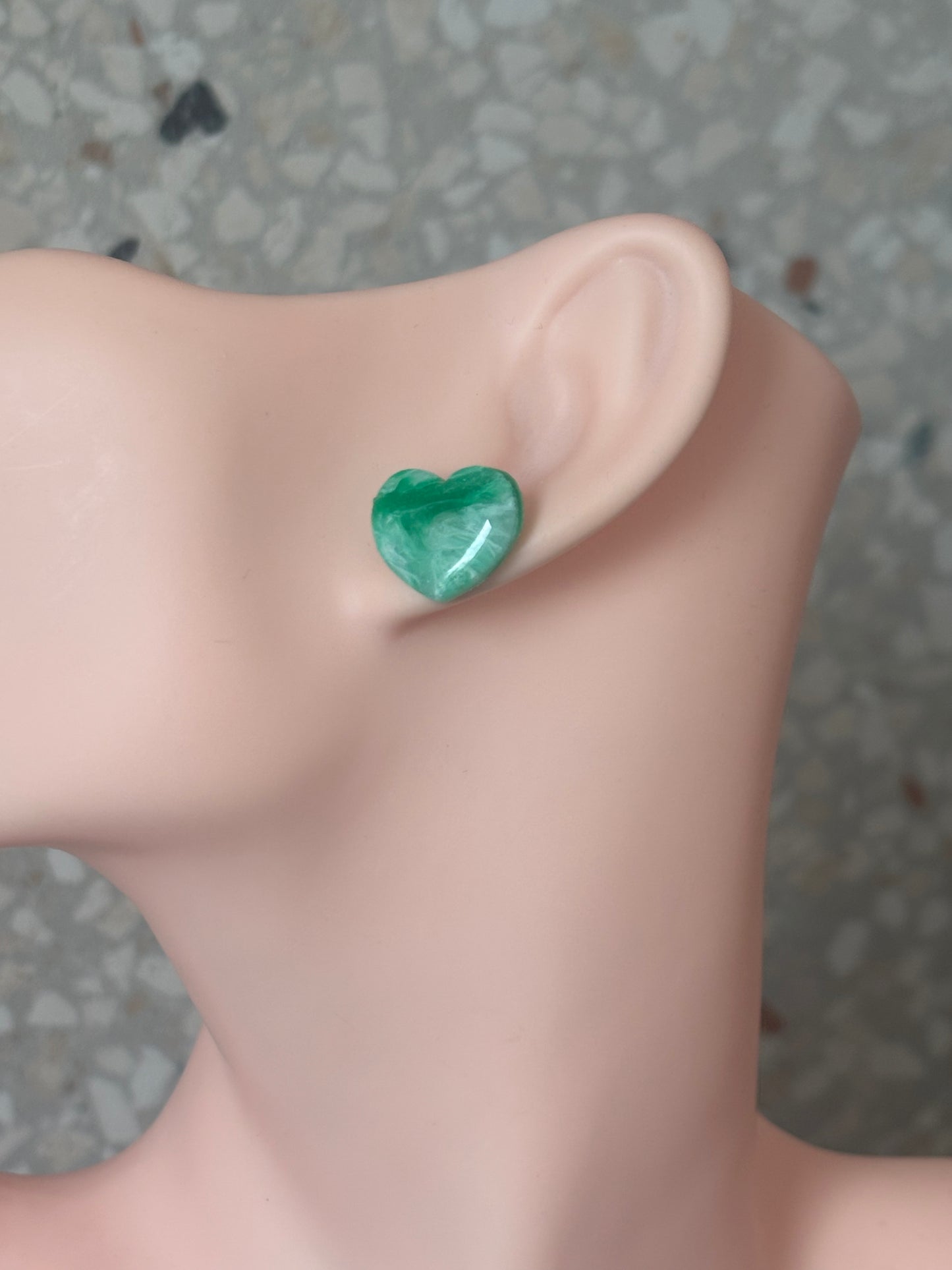 Shiny little heart green