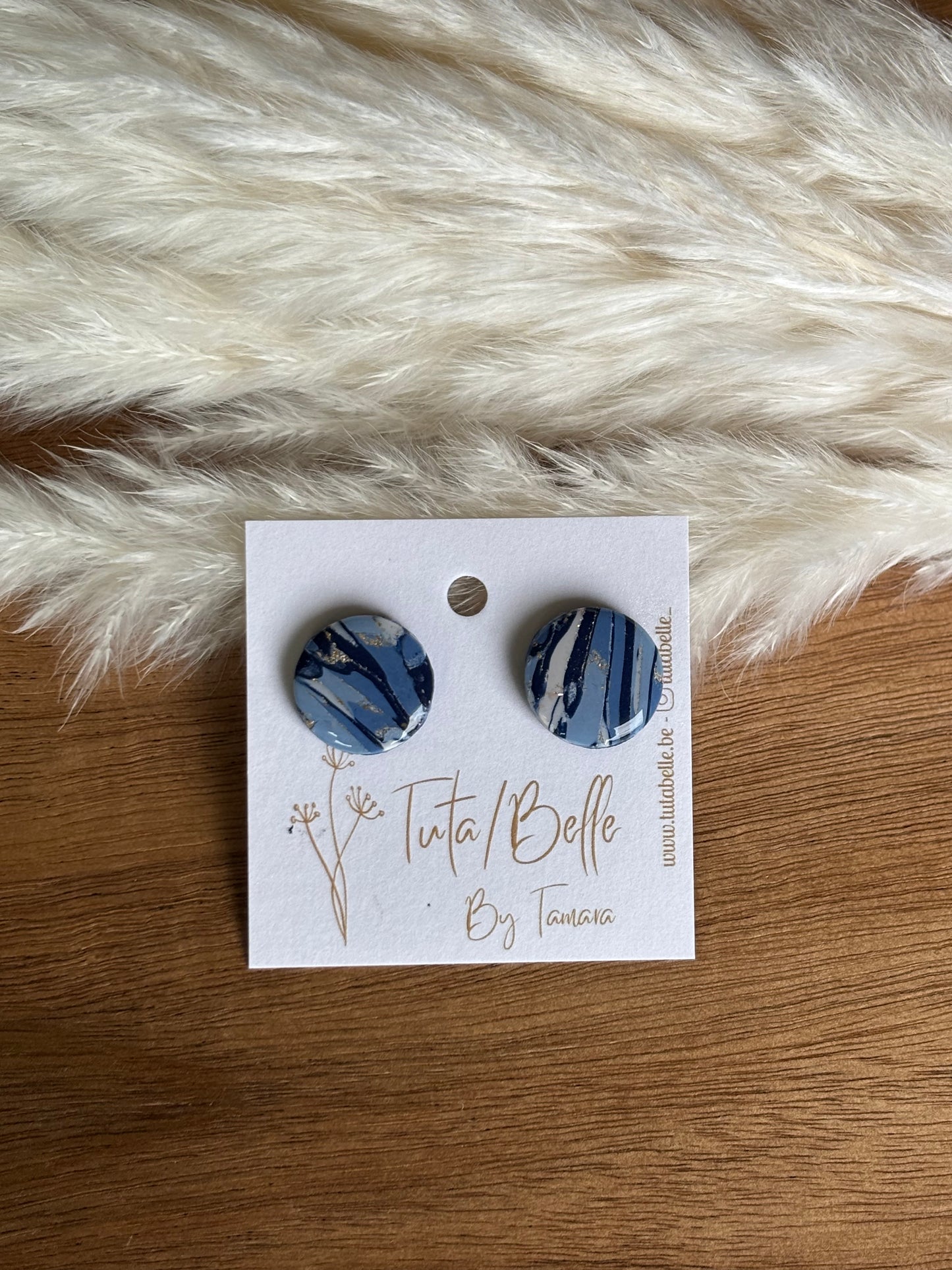 Jade shiny shades of blue
