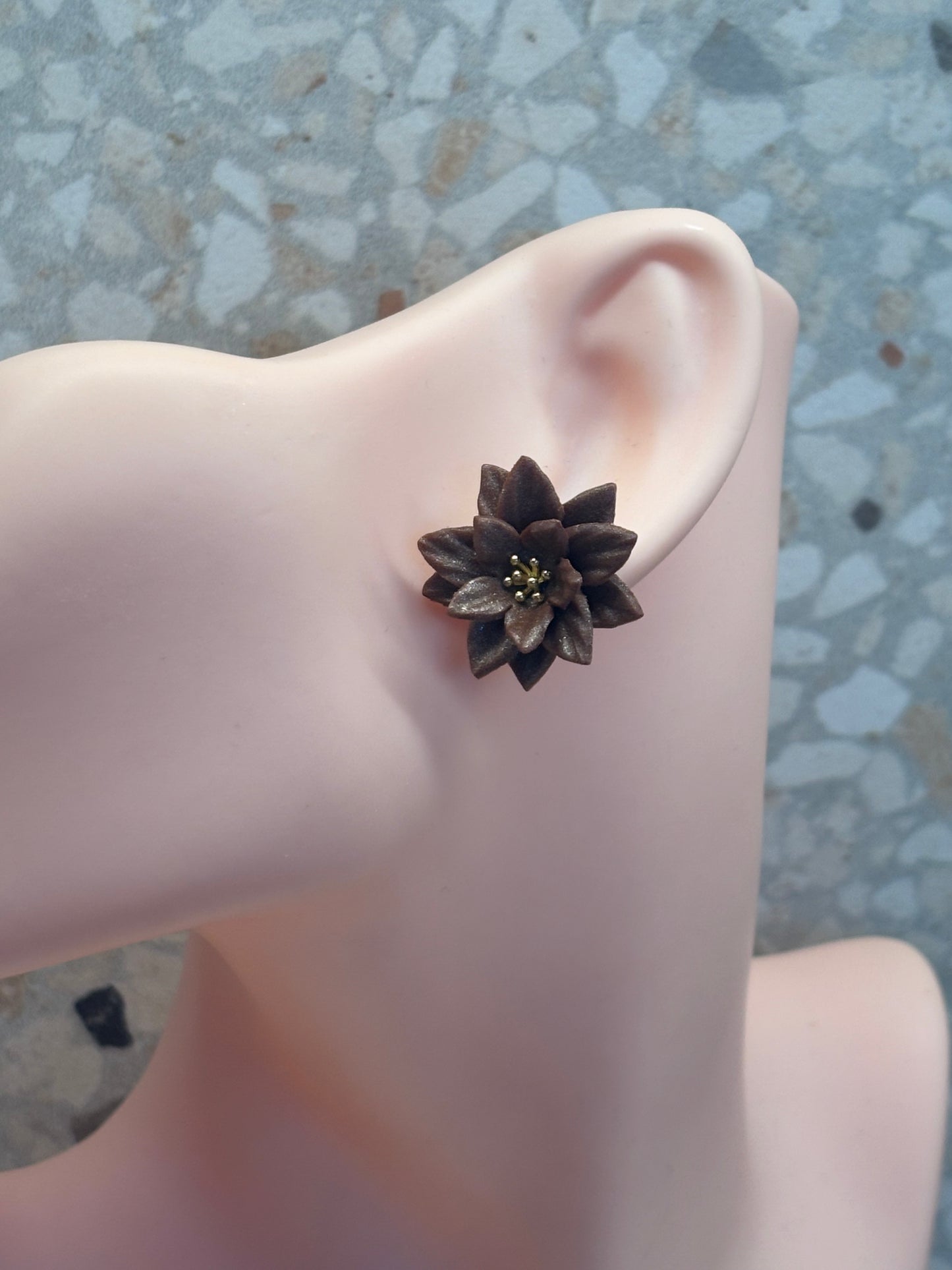 Flo stud light brown