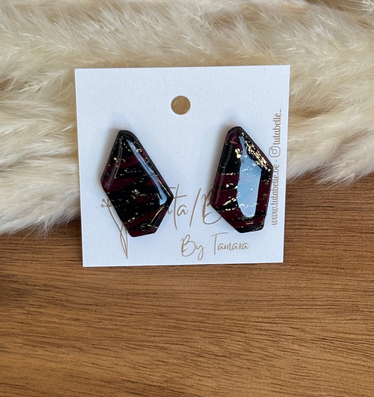 Charly stud shiny Burgundy/black/gold