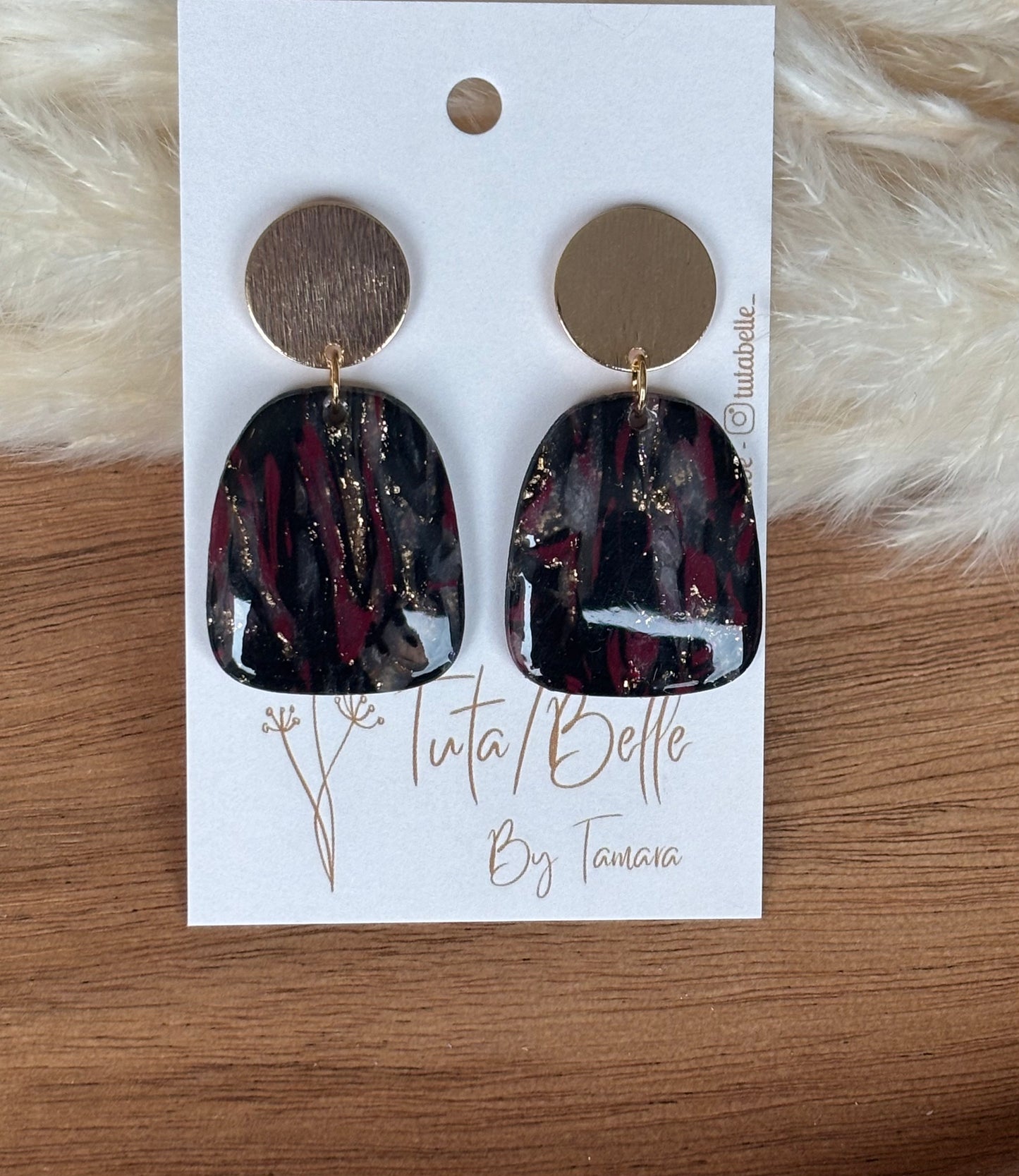 Elfie shiny black/burgundy/gold