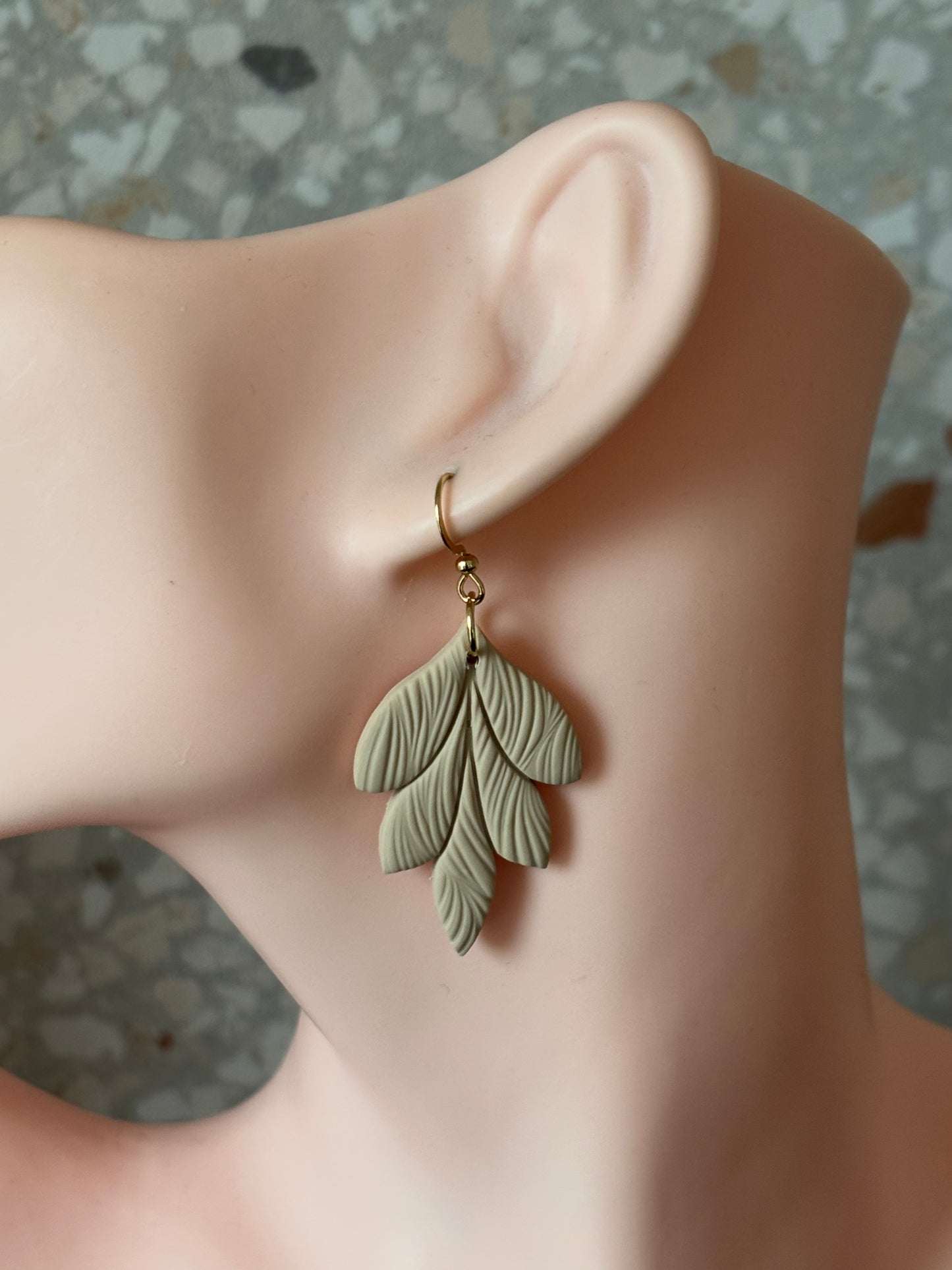 Big leaf beige