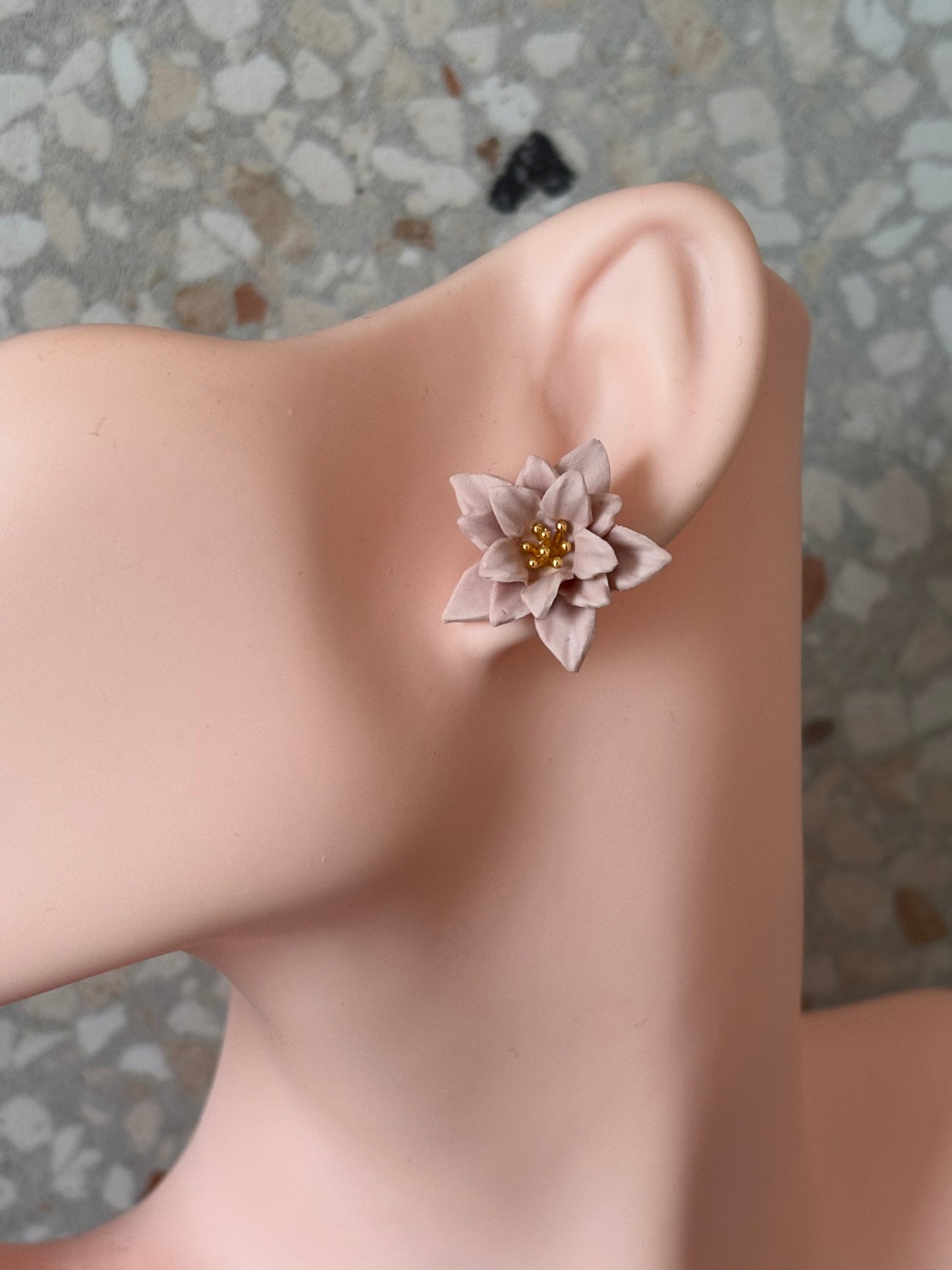 Flo stud light pink/gold