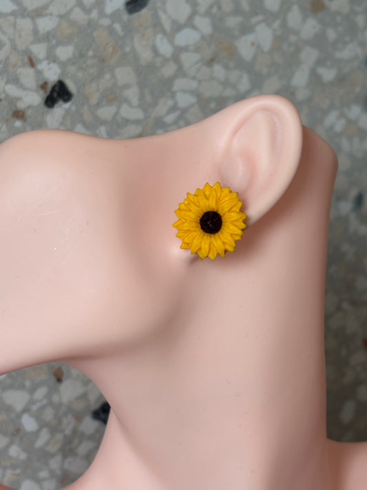 Sunflower stud