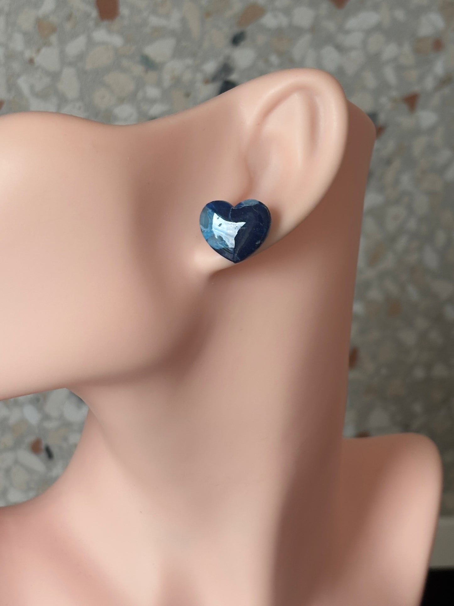 Shiny little heart blue