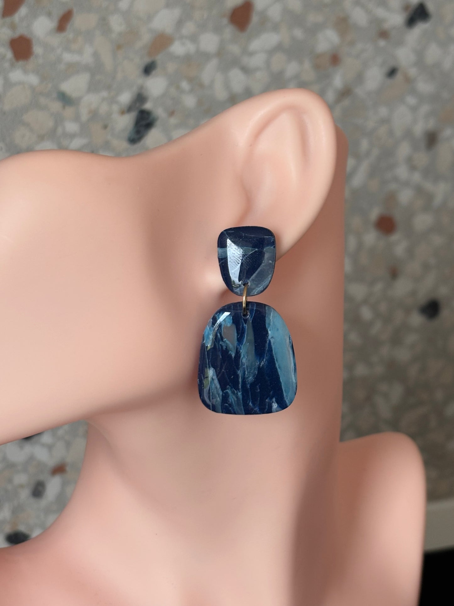 Nova shiny blue